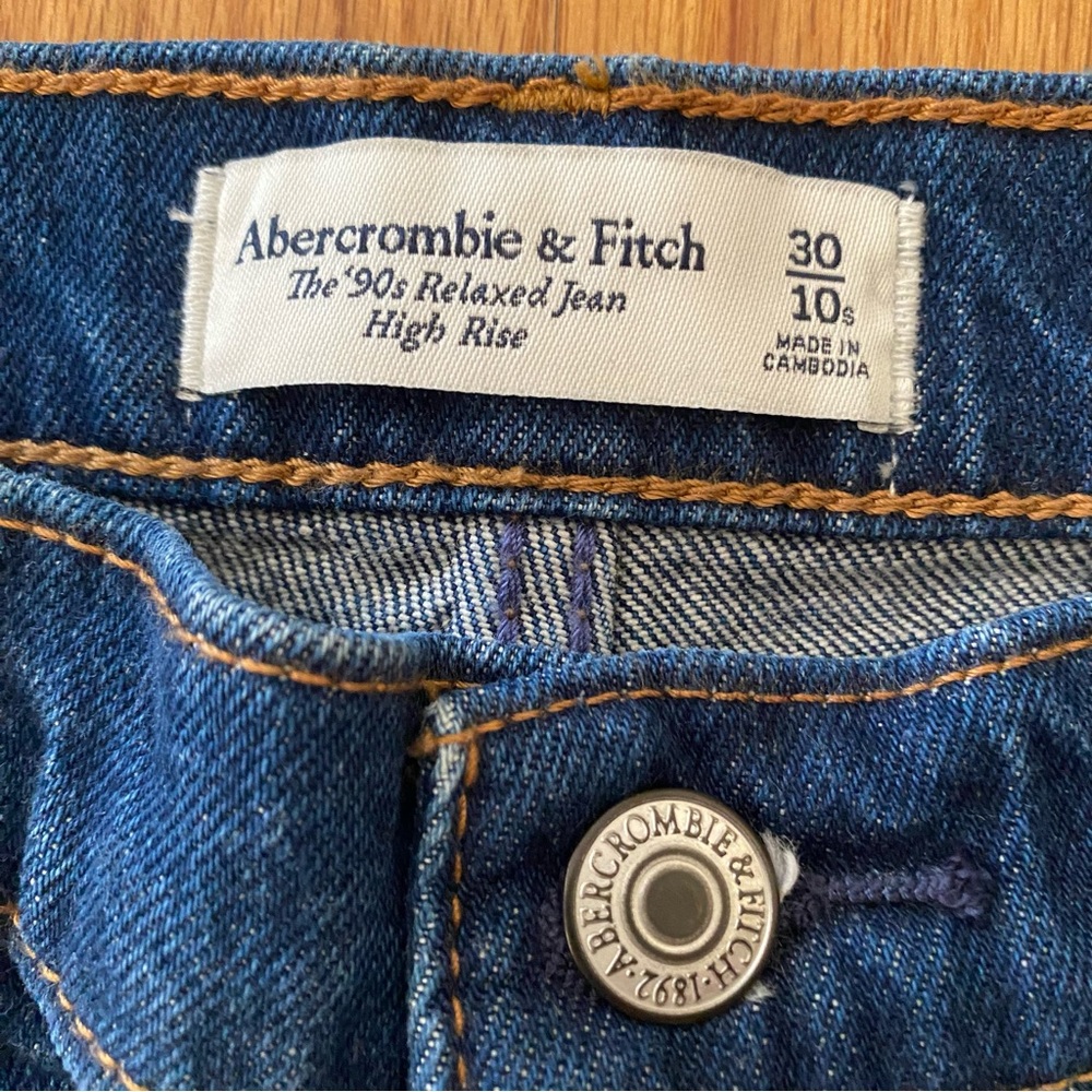 Abercrombie & Fitch Women's High Rise Jeans - Dark Blue - Picture 2 of 4